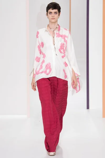 Look 48